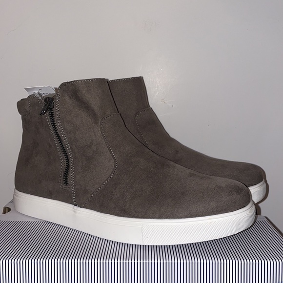 New IZOD Women’s Mila Ankle Boots - Picture 2 of 8